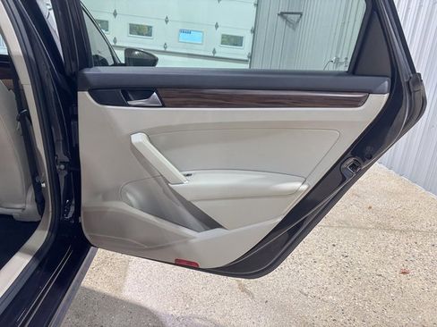 Used 2020 Volkswagen Passat 2.0T SEL image 30