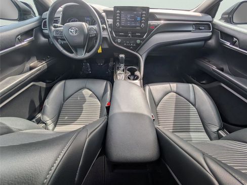 Used 2022 Toyota Camry SE image 27