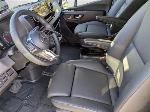 Used 2025 Mercedes-Benz Sprinter 2500 image 16