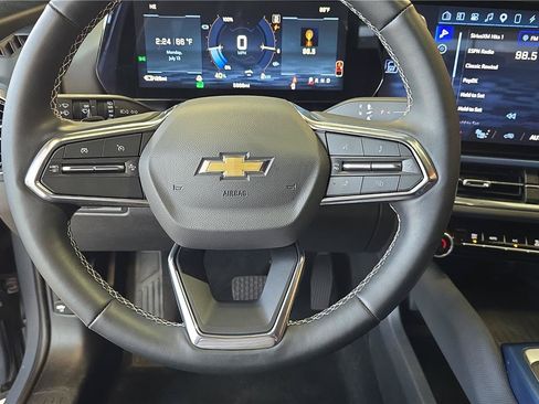 Used 2024 Chevrolet Equinox EV LT AWD/4WD image 26