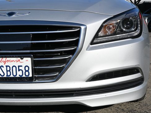 Used 2017 Genesis G80 3.8 RWD image 18