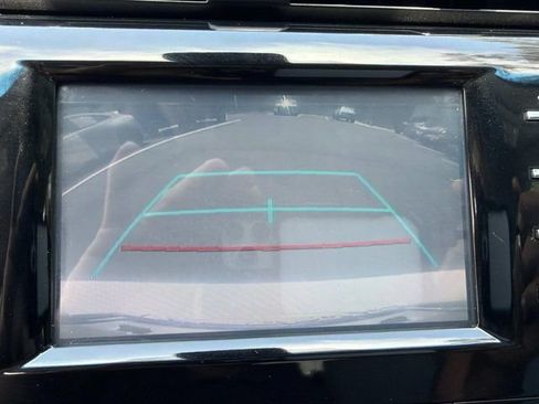 Used 2018 Toyota Camry SE FWD image 28