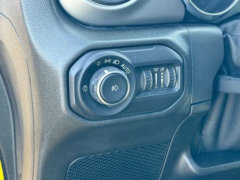 Used 2021 Jeep Wrangler Unlimited Sport AWD/4WD image 10