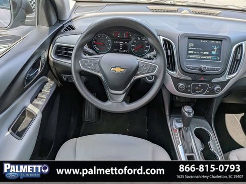 Used 2018 Chevrolet Equinox LS AWD/4WD image 14