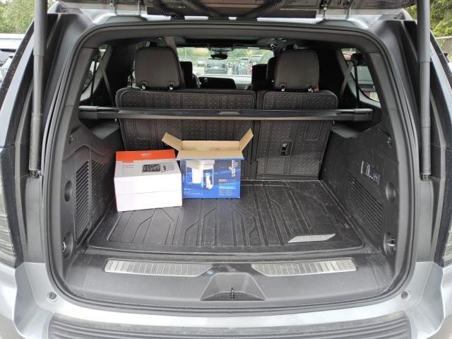Used 2025 Chevrolet Suburban High Country AWD/4WD image 6