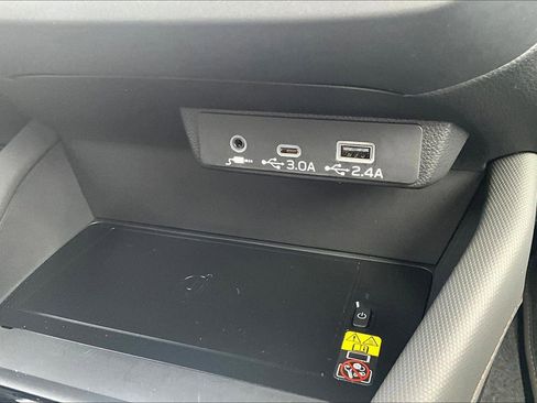 Used 2025 Subaru Forester Sport image 27