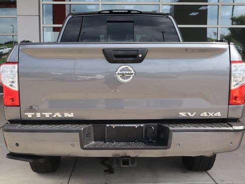 Used 2021 Nissan Titan SV w/ SV Convenience Package AWD/4WD image 7