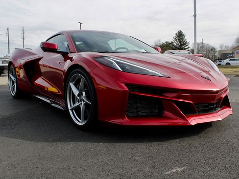 Used 2024 Chevrolet Corvette E-Ray image 2