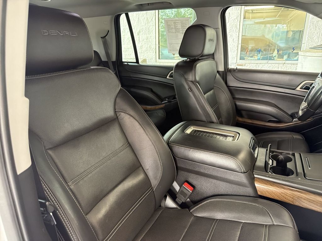 Certified 2020 GMC Yukon Denali w/ Denali Ultimate Package AWD/4WD image 30