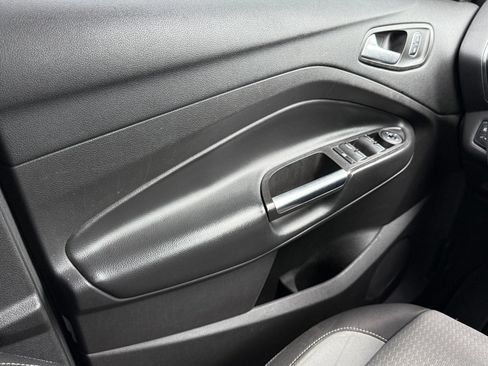 Used 2019 Ford Escape SE FWD image 31