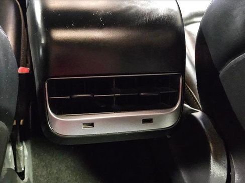 Used 2019 Tesla Model 3 Performance image 17