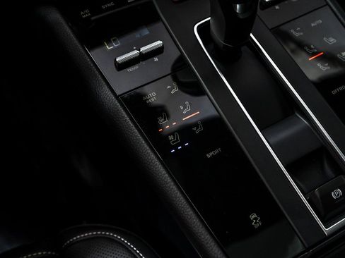 New 2026 Porsche Macan image 20