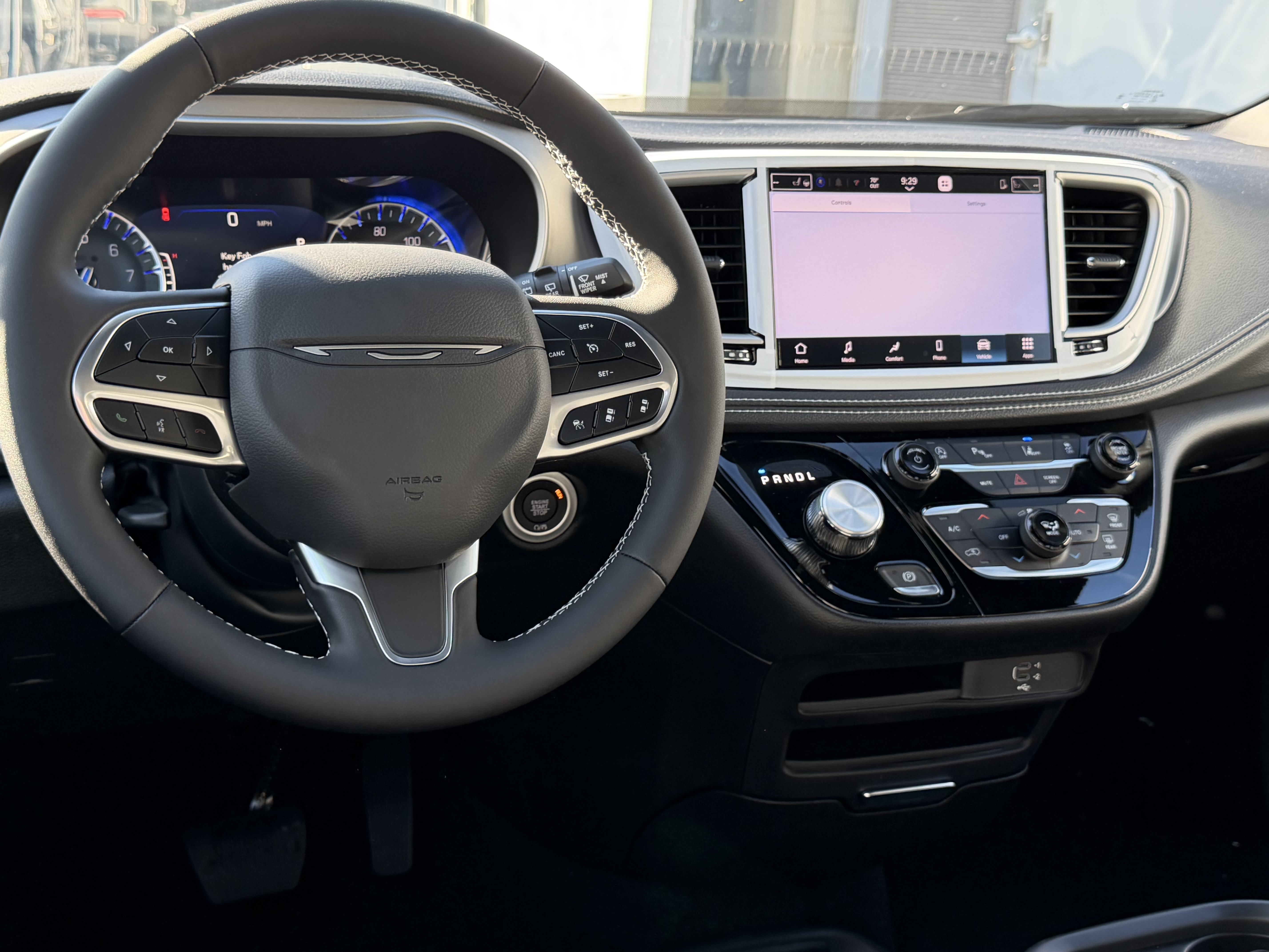 New 2027 Chrysler Pacifica Select FWD image 27