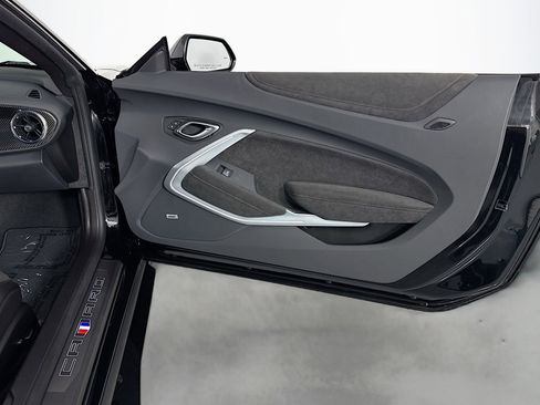 Used 2023 Chevrolet Camaro ZL1 RWD image 25