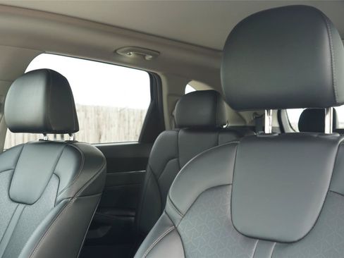 Used 2023 Kia Sorento SX AWD/4WD image 11