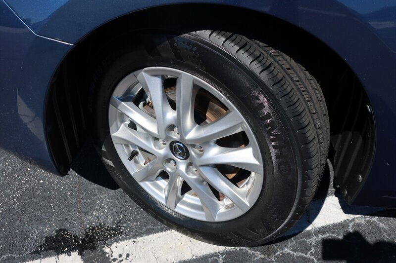 Used 2018 MAZDA MAZDA3 Sport FWD image 37