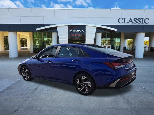 Used 2025 Hyundai Elantra Sport FWD image 6