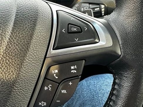 Used 2018 Ford Edge Titanium image 33