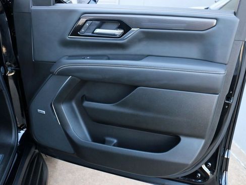 Used 2025 GMC Yukon XL Elevation w/ LPO, Floor Liner Package image 40