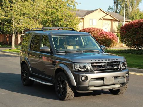 Used 2015 Land Rover LR4 HSE LUX AWD/4WD image 3