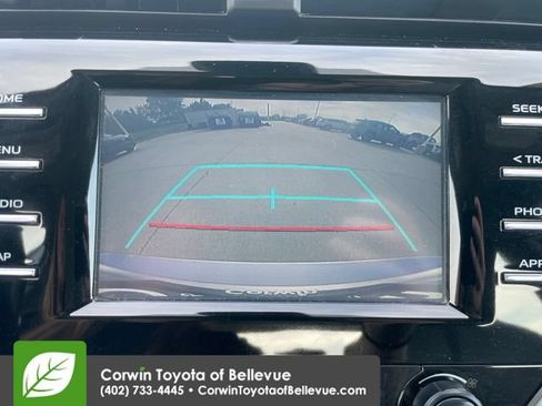 Used 2019 Toyota Camry SE FWD image 13