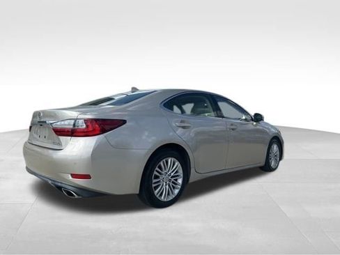 Used 2016 Lexus ES 350 w/ Premium Package w/Wood Trim image 25