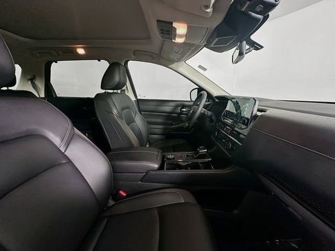 Used 2024 Nissan Pathfinder SL w/ SL Premium Package image 30