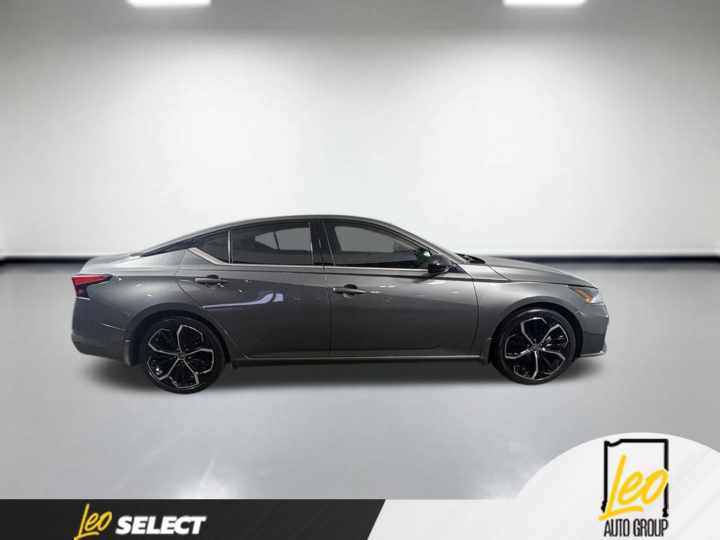 Used 2024 Nissan Altima 2.5 SR w/ SR Premium Package FWD image 6