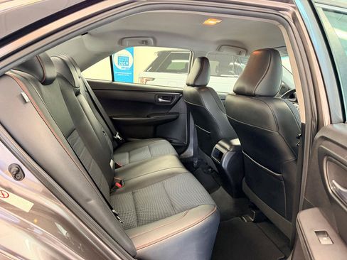 Used 2015 Toyota Camry SE FWD image 26