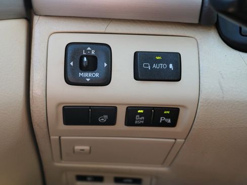 Used 2014 Lexus LS 460 w/ Comfort Package image 22