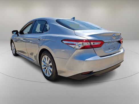 Used 2019 Toyota Camry LE w/ Convenience Package FWD image 7