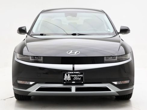 Used 2024 Hyundai Ioniq 5 SE AWD/4WD image 4