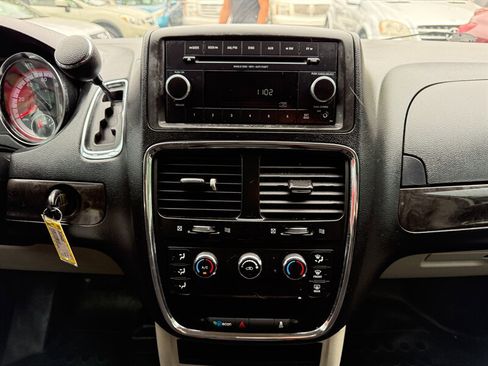 Used 2012 RAM C/V image 19