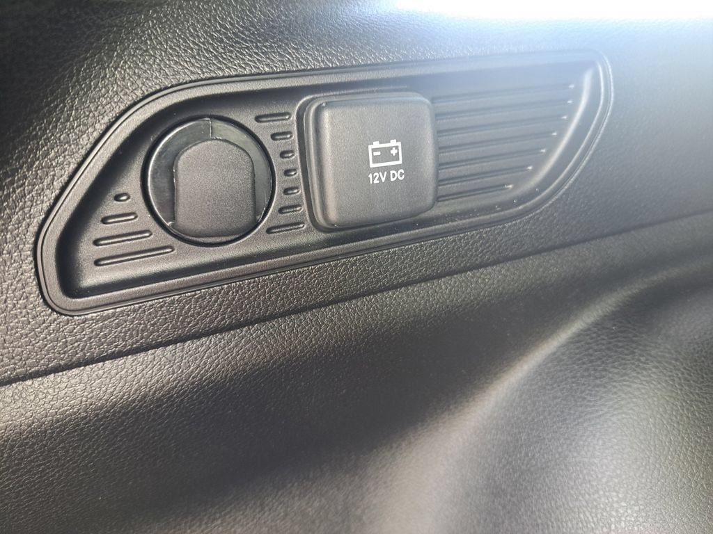 Certified 2025 Jeep Grand Cherokee Laredo X AWD/4WD image 35