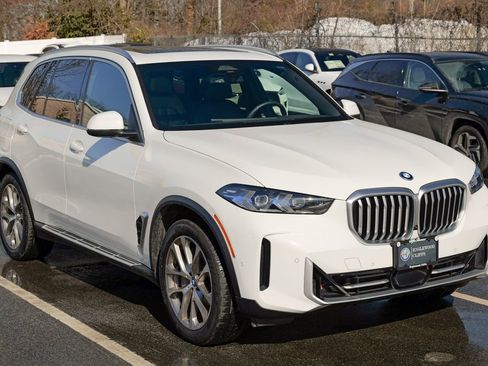 Used 2024 BMW X5 xDrive50e AWD/4WD image 9