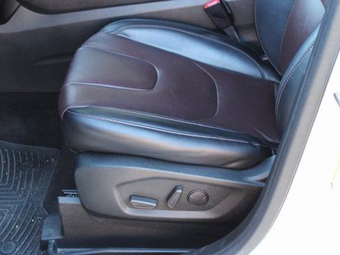 Used 2020 Ford Edge Titanium w/ Equipment Group 301A image 16