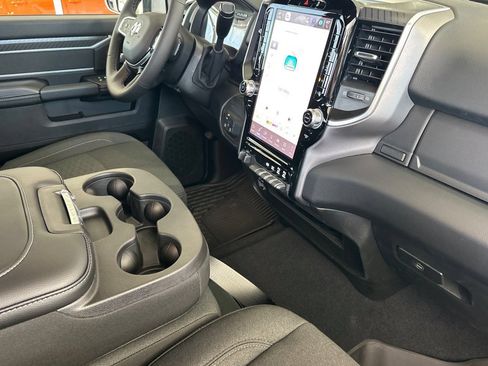 New 2026 RAM 2500 Big Horn AWD/4WD image 16