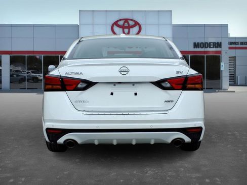 Used 2023 Nissan Altima 2.5 SV w/ SV Premium Package image 6