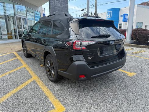 Used 2023 Subaru Outback Onyx Edition image 3