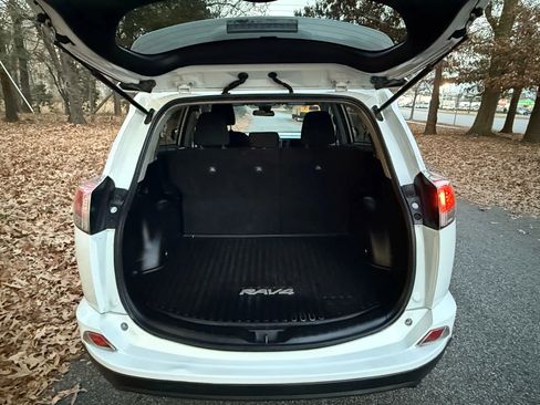 Used 2017 Toyota RAV4 LE image 11