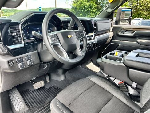 Used 2025 Chevrolet Silverado 2500 LT w/ Safety Package AWD/4WD image 10