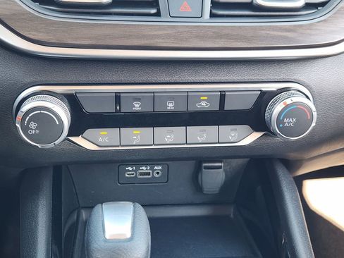 Certified 2024 Nissan Altima 2.5 SV FWD image 14