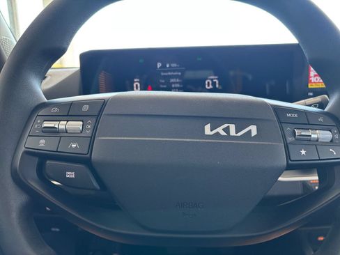 Used 2025 Kia K4 FWD image 31