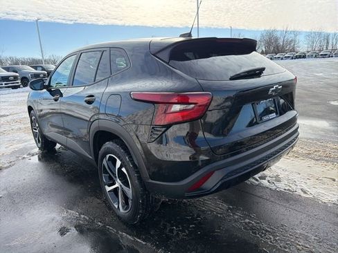 Used 2024 Chevrolet Trax RS image 3