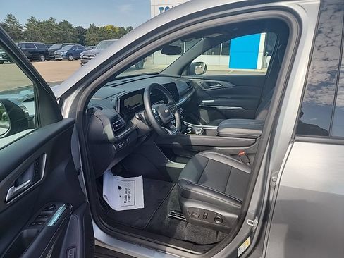 Used 2026 Chevrolet Traverse LT AWD/4WD image 11