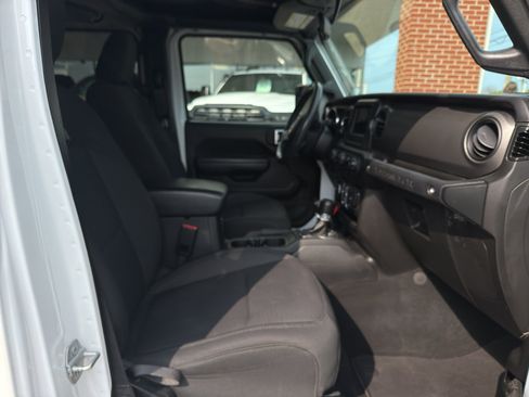 Certified 2022 Jeep Wrangler Unlimited Sport AWD/4WD image 19