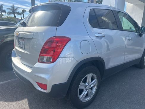 Used 2022 Chevrolet Trax LS w/ Tint and Cruise Package image 5