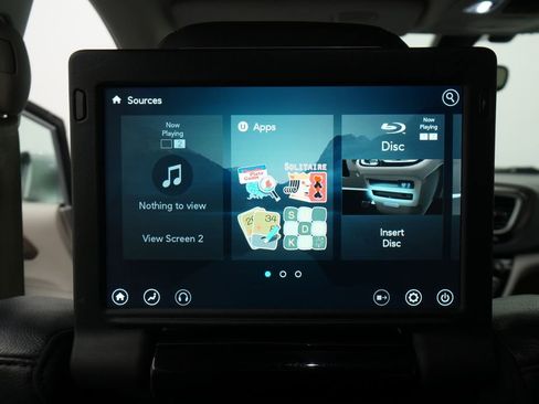 Used 2018 Chrysler Pacifica Touring-L Plus FWD image 32
