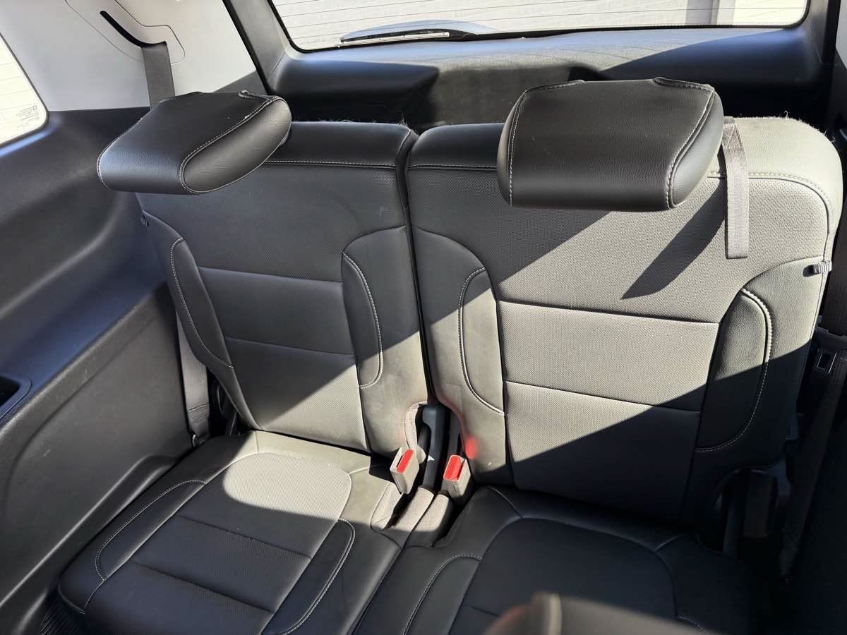 Used 2021 GMC Acadia SLT w/ Premium Package AWD/4WD image 14