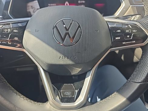 Used 2022 Volkswagen Tiguan SE R-Line FWD image 13